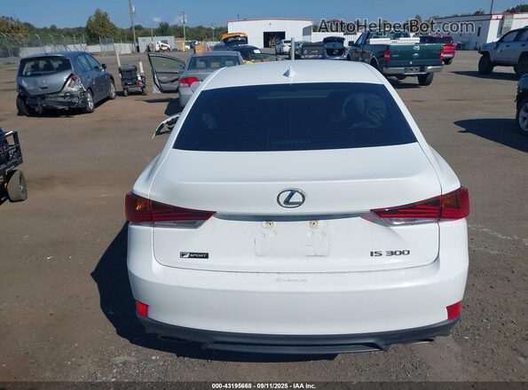 JTHBA1D26J5065199 2018 LEXUS IS Белый 