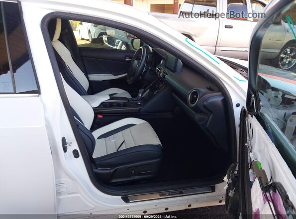 JTHGZ1B28N5056950 2022 LEXUS IS 350 White Vista interior delantera