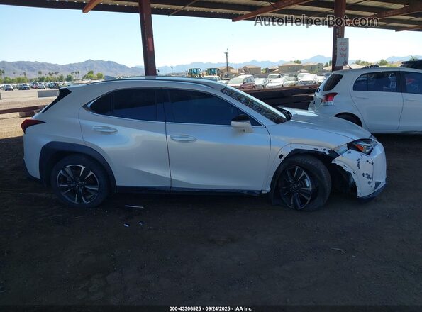 JTHX3JBH0N2051250 2022 LEXUS UX 200 White Вид задньої частини салону