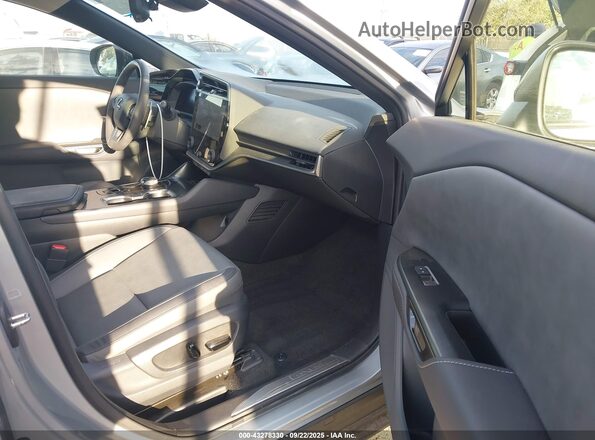 JTJAAAAB4PA020132 2023 LEXUS RZ 450E Серебряный Вид салона спереди