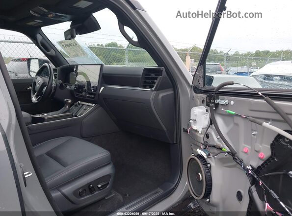 JTJVBCDX4R5015218 2024 LEXUS GX 550 Серый Вид салона спереди