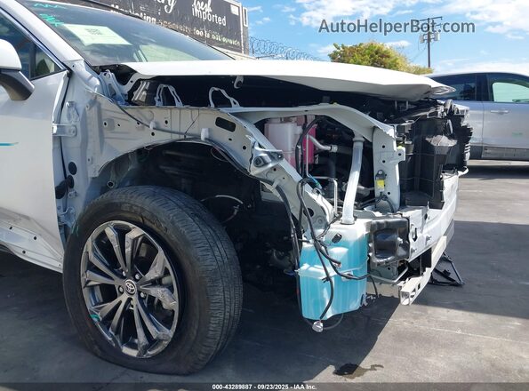 JTMB6RFV1RD118711 2024 TOYOTA LE White Vista frontal