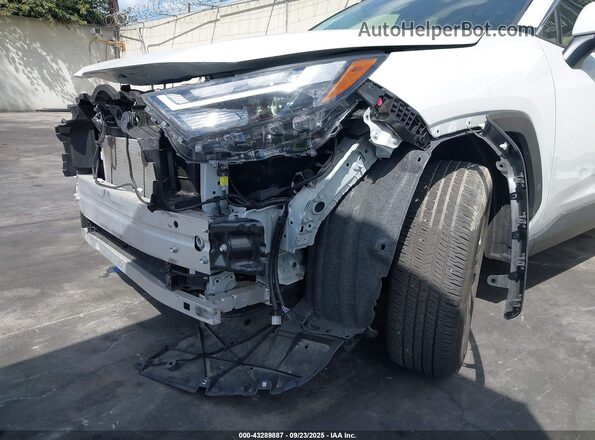 JTMB6RFV1RD118711 2024 TOYOTA LE White 