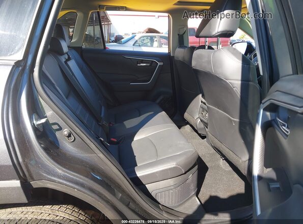 JTMB6RFV4RD136698 2024 TOYOTA LE Gray Vista de la etiqueta del VIN