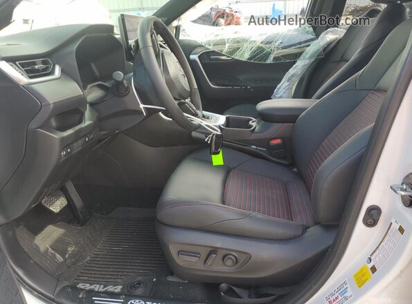 JTMEB3FV3RD224101 2024 TOYOTA RAV4 White 
