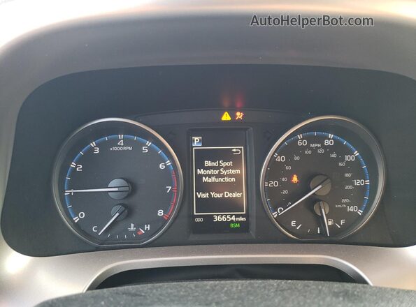 JTMWFREVXJJ740734 2018 TOYOTA RAV4 White 
