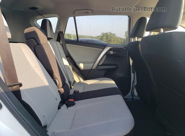 JTMWFREVXJJ740734 2018 TOYOTA RAV4 White 