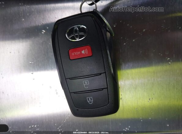 JTNC4MBE4R3215681 2024 TOYOTA LL White Widok deski rozdzielczej