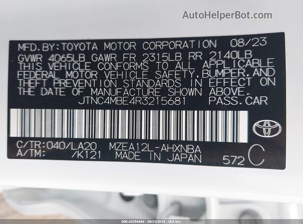 JTNC4MBE4R3215681 2024 TOYOTA LL White Widok komory silnika
