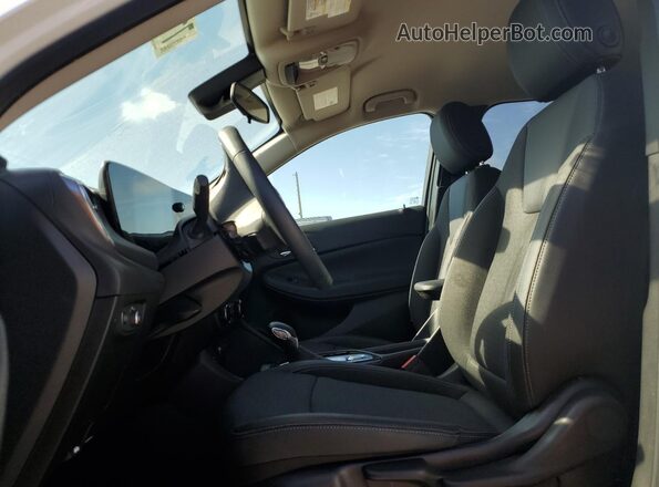 KL4AMBSLXSB021399 2025 BUICK ENCORE Белый Вид панели приборов