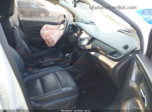 KL4CJCSB8LB048245 2020 BUICK ENCORE White Вид салону спереду
