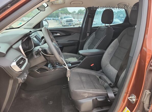 KL79MMS20MB019494 2021 CHEVROLET TRAILBLAZER Brown წინა სალონის ხედი