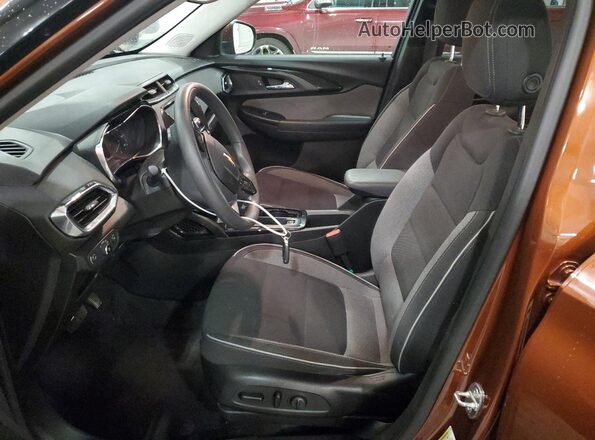 KL79MRSL4MB016863 2021 CHEVROLET TRAILBLAZER Brown Widok wnętrza z przodu