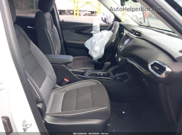KL79MRSL9MB087976 2021 CHEVROLET TRAILBLAZER White Вид салону спереду