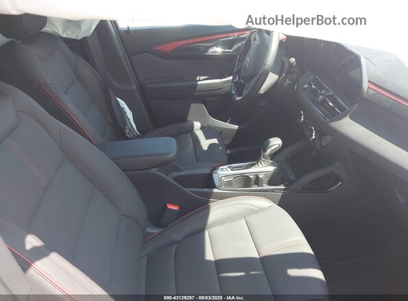 KL79MTSL8SB068958 2025 CHEVROLET TRAILBLAZER White Вид салону спереду