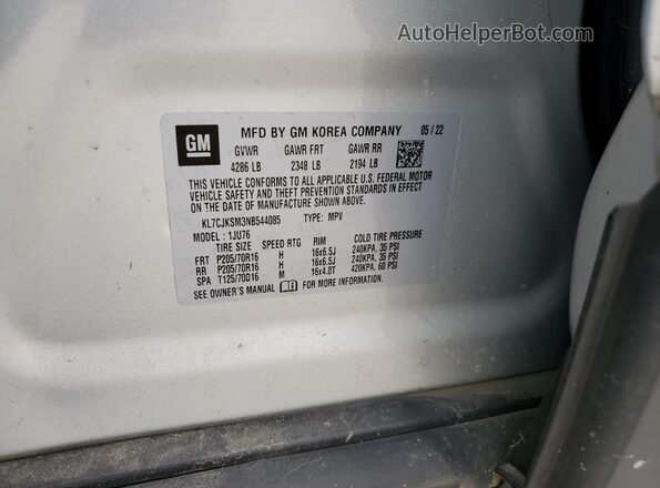 KL7CJKSM3NB544085 2022 CHEVROLET TRAX Silver Widok komory silnika