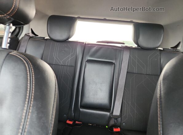 KL7CJLSB6KB815219 2019 CHEVROLET TRAX Silver Widok tylnych siedzeń