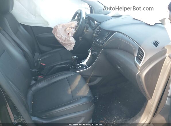 KL7CJPSB5LB004892 2020 CHEVROLET TRAX Black Вид салону спереду