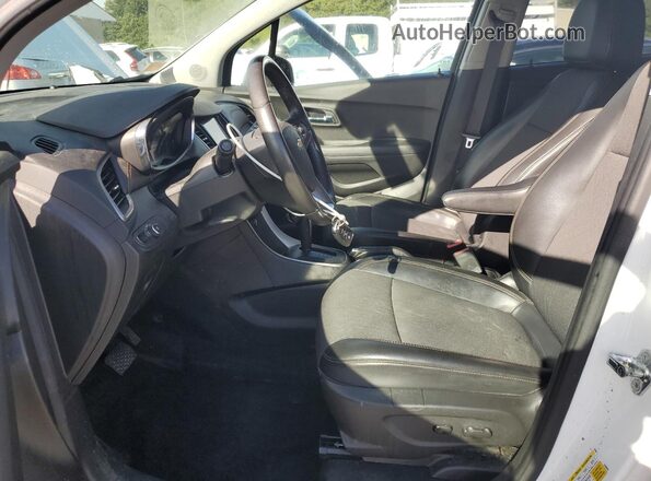 KL7CJPSB8KB928872 2019 CHEVROLET TRAX White Front interior view