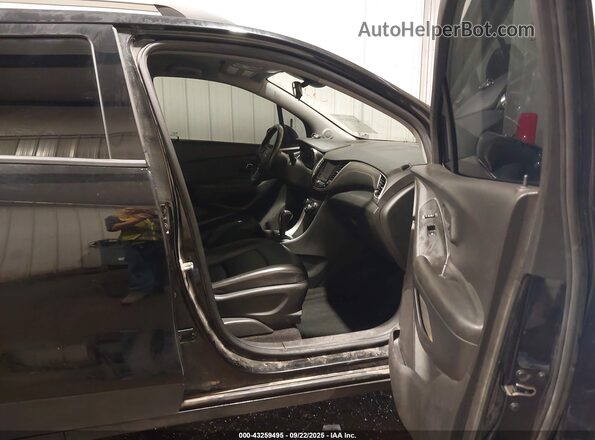 KL7CJPSM0NB534790 2022 CHEVROLET TRAX Black წინა სალონის ხედი