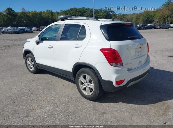 KL7CJPSM5NB551262 2022 CHEVROLET TRAX White Trasero izquierdo