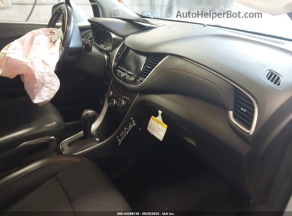 KL7CJPSM5NB551262 2022 CHEVROLET TRAX White Vista interior delantera