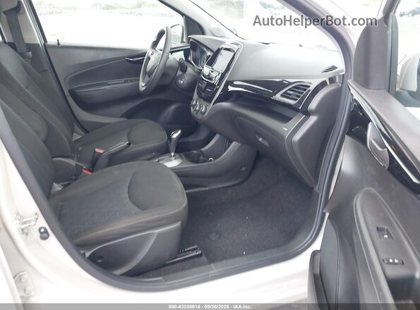 KL8CD6SA5LC447591 2020 CHEVROLET SPARK White Вид салону спереду