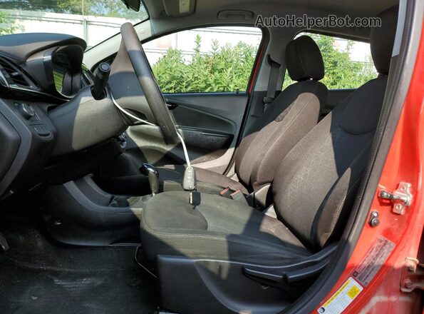 KL8CD6SA7MC746873 2021 CHEVROLET SPARK Red წინა სალონის ხედი