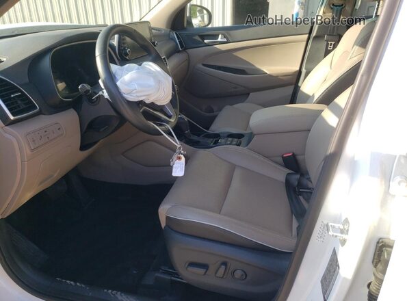 KM8J3CAL4MU300284 2021 HYUNDAI TUCSON White Vista interior delantera