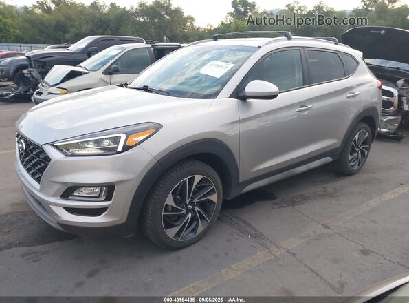 KM8J3CAL8MU314611 2021 HYUNDAI TUCSON Silver Vista tres cuartos delantera izquierda
