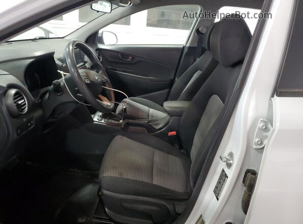 KM8K1CAA6LU407988 2020 HYUNDAI KONA White Вид салону спереду