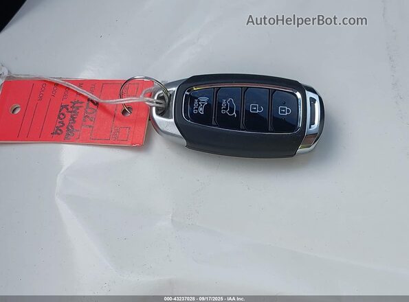 KM8K2CAA3MU707468 2021 HYUNDAI KONA Gray Առջևի վահանակի տեսք