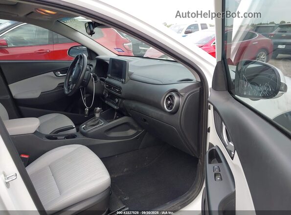 KM8K32AB6NU769934 2022 HYUNDAI KONA Белый Вид салона спереди