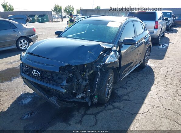 KM8K3CA33NU925698 2022 HYUNDAI KONA Черный Передняя левая четверть