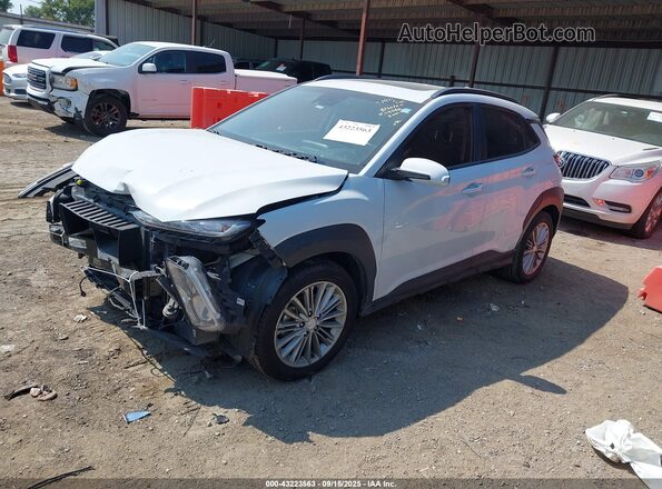 KM8K62AA0LU440786 2020 HYUNDAI KONA White წინა მარცხენა ხედი სამი მეოთხედიდან