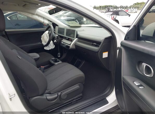 KM8KM4AEXNU070227 2022 HYUNDAI IONIQ 5 White Widok wnętrza z przodu