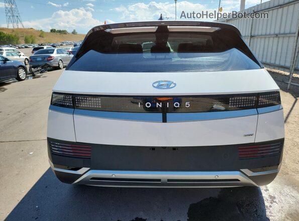 KM8KNDDF1RU328240 2024 HYUNDAI IONIQ White Вид ззаду
