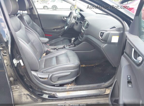 KMHC05LC6HU021046 2017 HYUNDAI IONIQ HYBRID Черный Вид салона спереди