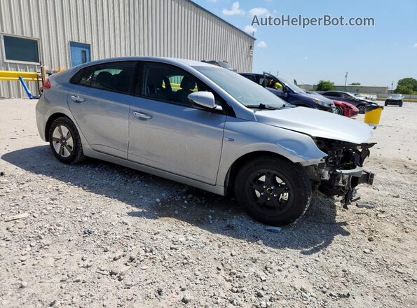 KMHC65LC6LU242752 2020 HYUNDAI IONIQ Silver Delantero derecho