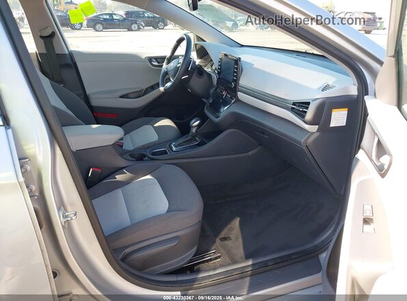 KMHC85LC5LU214208 2020 HYUNDAI IONIQ Silver Widok wnętrza z przodu