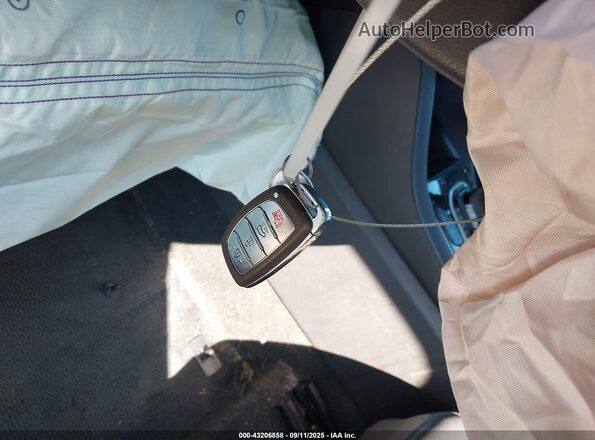 KMHC85LC8HU023423 2017 HYUNDAI IONIQ HYBRID Silver Առջևի վահանակի տեսք