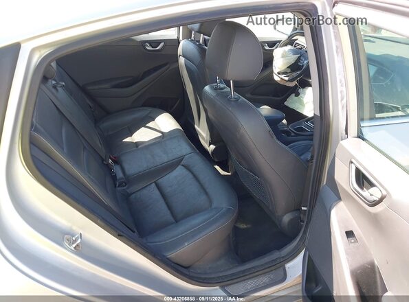 KMHC85LC8HU023423 2017 HYUNDAI IONIQ HYBRID Silver VIN կոդի պիտակի տեսք