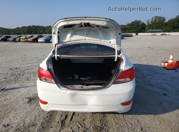 KMHCT4AE6GU136427 2016 HYUNDAI ACCENT White Вид ззаду