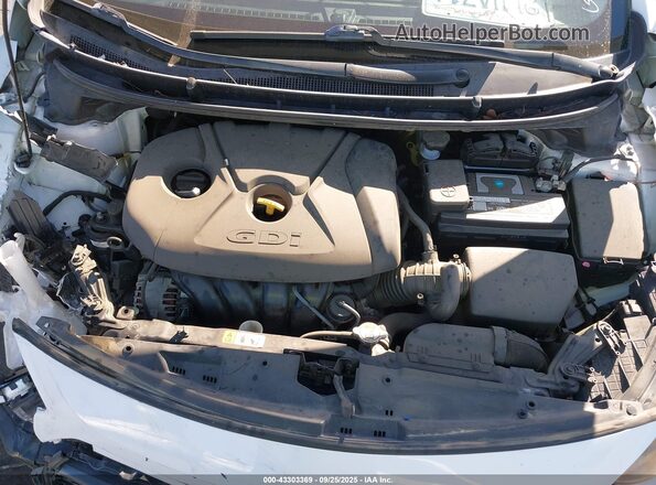 KMHD35LHXHU366880 2017 HYUNDAI ELANTRA GT White Вид ззаду
