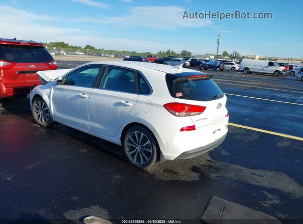 KMHH35LE0JU016526 2018 HYUNDAI ELANTRA GT White 