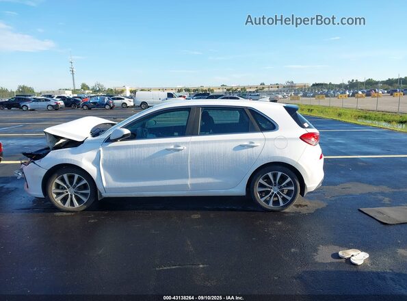 KMHH35LE0JU016526 2018 HYUNDAI ELANTRA GT White 
