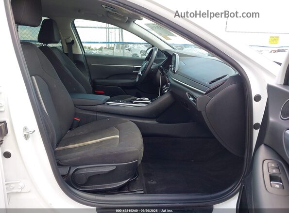 KMHL64JA2NA210266 2022 HYUNDAI SONATA Белый Вид салона спереди