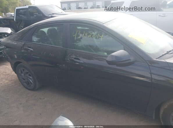 KMHLM4DG0RU651663 2024 HYUNDAI ELANTRA Black 360 interior view