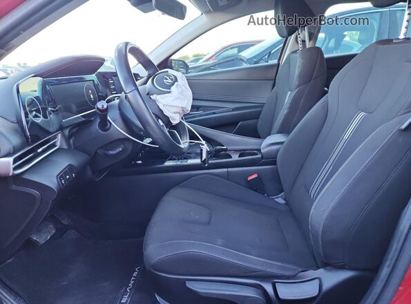 KMHLS4AG3NU264867 2022 HYUNDAI ELANTRA Красный Вид салона спереди