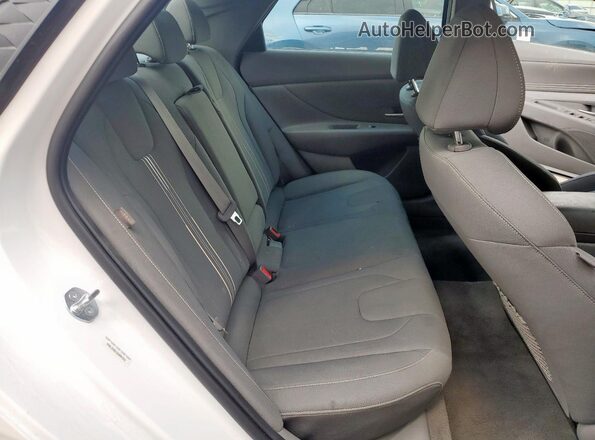 KMHLS4DG1SU894331 2025 HYUNDAI ELANTRA White Vista de los asientos traseros